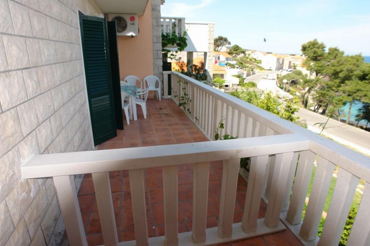 Santic Hotel Postira Exterior photo